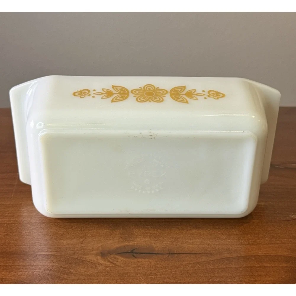 Pyrex Butterfly Gold pattern 913 Loaf Pan Ovenware Baking Dish Made in USA